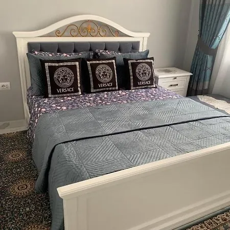 Luxury Hosting In Apartment *