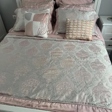 Apartment Luxury Hosting In Tirana